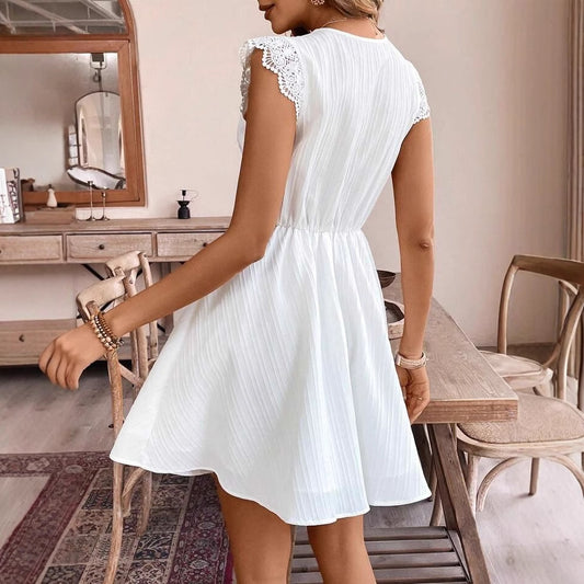 Hollow Out V-neck Waist Trimming Short-sleeved Leisure Dress